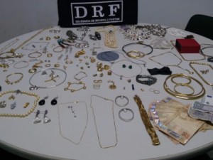 Polícia prende quadrilha que roubava joias em prédios de luxo em Fortaleza