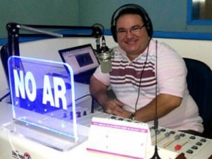 Polícia prende suspeito de financiar assassinato de radialista no Ceará