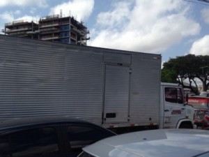 Polícia prende suspeito especializado em roubar cargas em Fortaleza