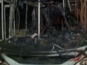 Polícia prende três suspeitos de atear fogo em ônibus em Fortaleza