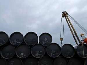 Por que o preço do petróleo caiu tanto? Veja perguntas e respostas