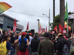 Possibilidade de saída da prisão aumenta coro em saudação matinal a Lula