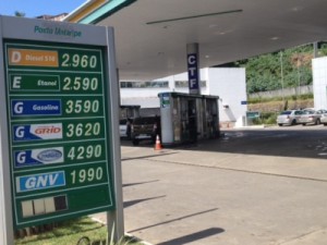 Postos de Salvador não alteram valor da gasolina após aumento de imposto