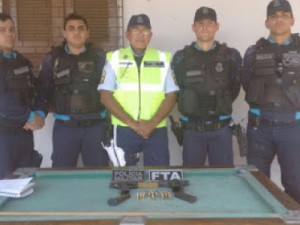 PRE Abordagem bem sucedida termina com duas pistolas apreendidas e pessoas presas
