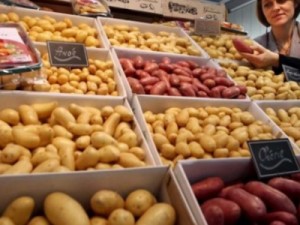 Preço da cesta básica cai em 15 capitais do País