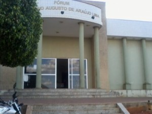 Prefeita de Capistrano é afastada e seis são presos por desvio de dinheiro