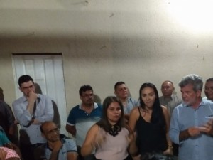 Prefeito Arnon Bezerra se reúne com moradores do MCMV no bairro Aeroporto