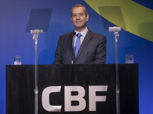 Presidente da CBF apoia abertura do futebol brasileiro para investidores estrangeiros