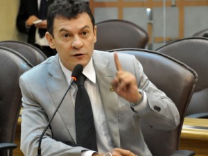 Preso por delegado, deputado estadual do RN é levado para o Comando Geral da PM