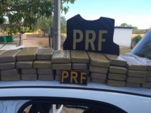 PRF apreende 40 quilos de cocaína, avaliada em R$ 400 mil