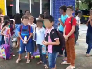 PRF autua motorista que levava 23 crianças em Kombi