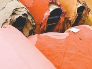 Produção industrial amarga retração de 2,9% em 2014