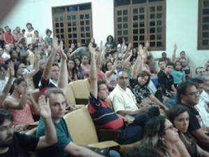 Professores da Urca decidem retomar a greve