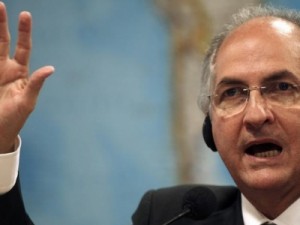 Promotoria pede a tribunal a saída de Ledezma da prisão para cirurgia