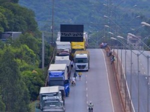 Protesto de caminhoneiros atinge 11 Estados com 49 pontos de protesto, aponta PRF