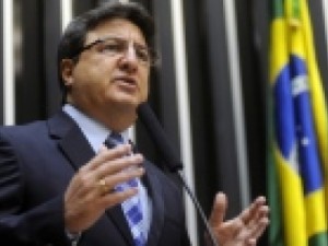 PSB vai decidir a situação do deputado Danilo Forte