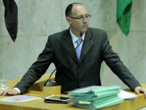 PT vai pedir à Polícia Federal investigação sobre explosão em diretório do partido