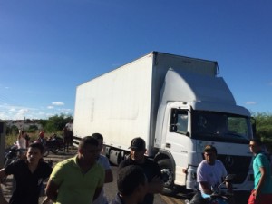 Quatro trechos em rodovias do Ceará seguem bloqueados pelos caminhoneiros