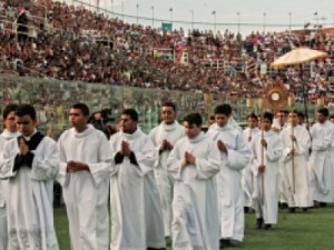 Queremos Deus leva 12 mil pessoas ao PV