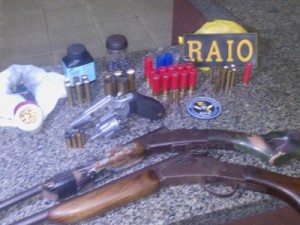RAIO apreende armas e munições na zona rural de Tauá.