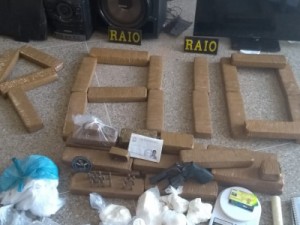 Raio do Crato prende homem com drogas, dinheiro, munição e muitos objetos