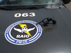 Raio Fiscal Barbalha prende "Piu-piu" com arma e munição