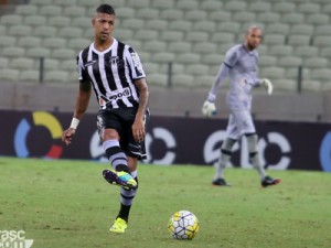 Recuperado, Antônio Carlos pode ser relacionado para o jogo de sábado pela Série B