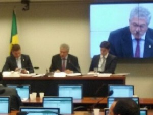 Relator da CPI do BNDES apresenta parecer sem pedido de indiciamento