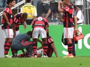 Rodrigo Caetano ataca Héber e relata bate-boca com árbitro no intervalo