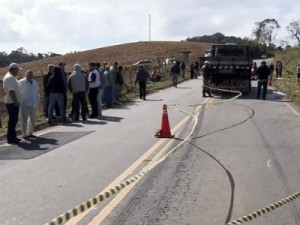 Romeiros morrem atropelados por caminhão em Bom Repouso, MG