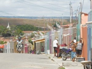 Santana do Cariri - Prefeita reduz próprio salário e do secretariado