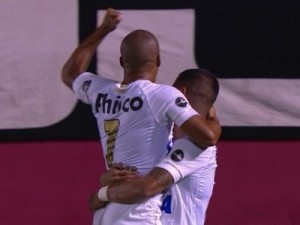 Santos bate o Vitória no Barradão e mantém o sonho do G6