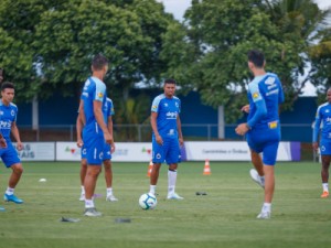 Santos x Cruzeiro: Dodô é ausência em último treino; Zezé Perrella marca presença no gramado
