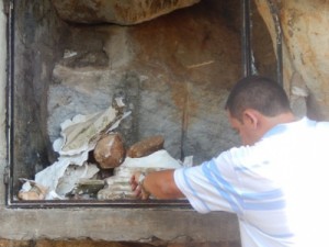 Santuário é destruído no Sertão de PE e padre acredita em ação intencional