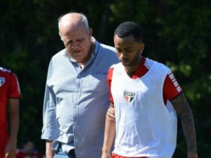 São Paulo treina com Luis Fabiano, e Wesley deixa atividade mais cedo