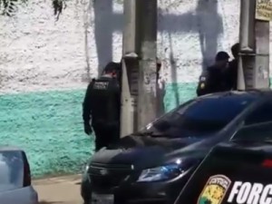 Sargento de 83 anos é preso por estuprar sobrinha-neta de 12 anos ao buscá-la na escola