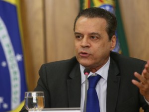 Ministro do turismo recebeu dinheiro desviado, diz Janot