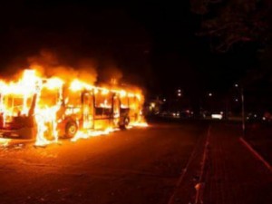 Seis ônibus são incendiados no Maranhão durante a madrugada