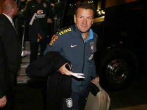 Seleção Brasileira desembarca em Londres para enfrentar o Chile