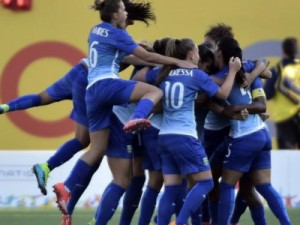 Seleção feminina do Brasil goleia Colômbia e conquista tri em Jogos Pan-Americanos