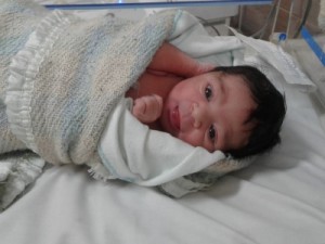 Sem saber que estava grávida, auxiliar de limpeza dá à luz em shopping