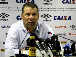 Semana livre antes de ‘decisão’ agrada Roth: “Espero que dê resultado”