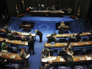 Senado terá CPIs para investigar HSBC e máfia das próteses