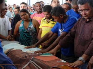 Sepultamento de “Careca” com homenagens, emoção e comoção