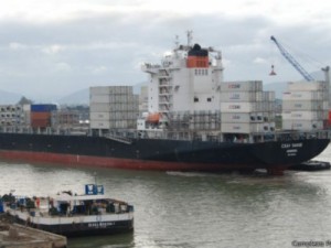 Setores ilustram Brasil que ainda resiste e o que sente crise na pele