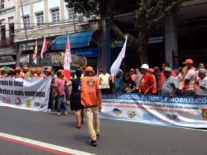 Sindicalistas fazem protesto contra novas regras do seguro-desemprego
