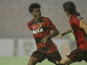 Sport bate o JEC por 2 a 1 e leva vantagem para Joinville