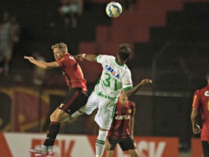 Sport consegue primeira vitória na "Era Falcão" e impede Chape de sair do Z-4