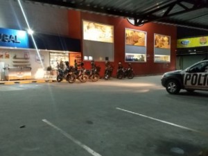 Supermercado é invadido por grupo armado que rende funcionários e clientes em Fortaleza