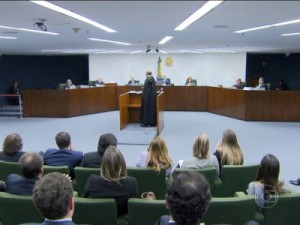 Supremo concede prisão domiciliar a nove executivos da Lava Jato